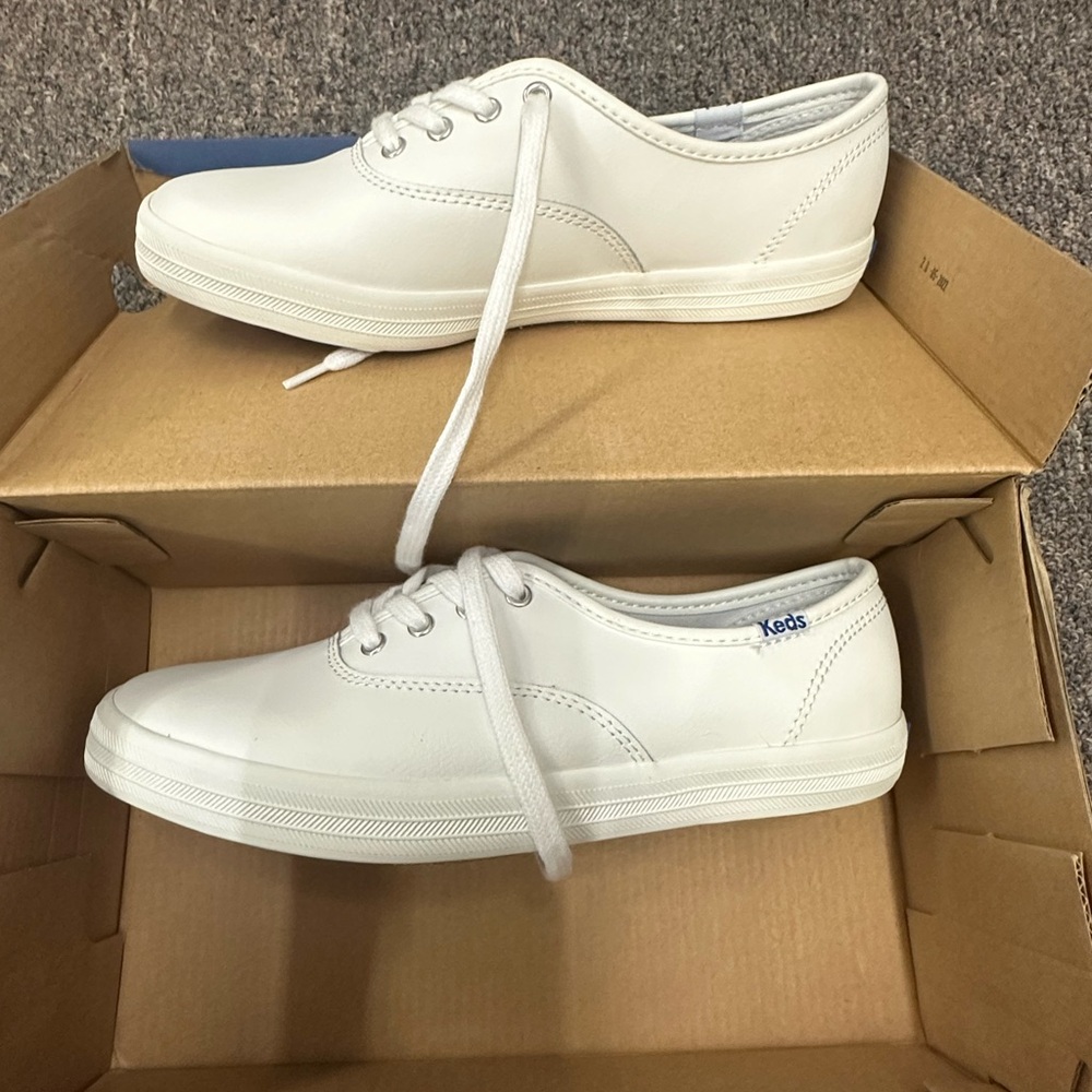 Keds champion leather lace up sneakers WIDE